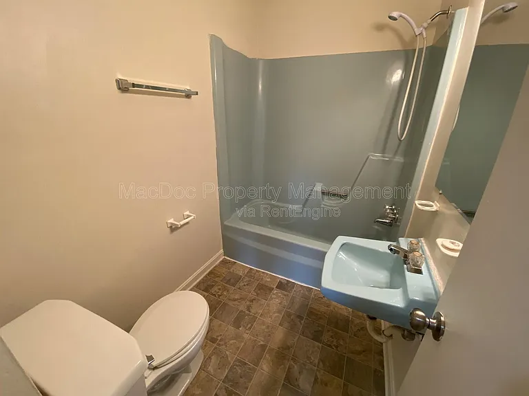 809 Denton Cir — Photo 14