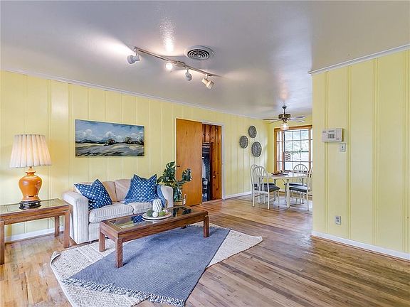 5th image of 2122 Eden Ave