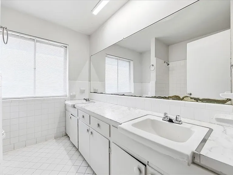 134 Robinhood Dr — Photo 21