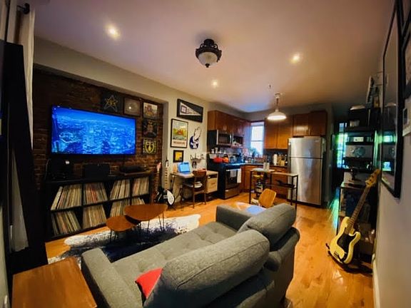 4th image of 325 Stanhope St APT 2A