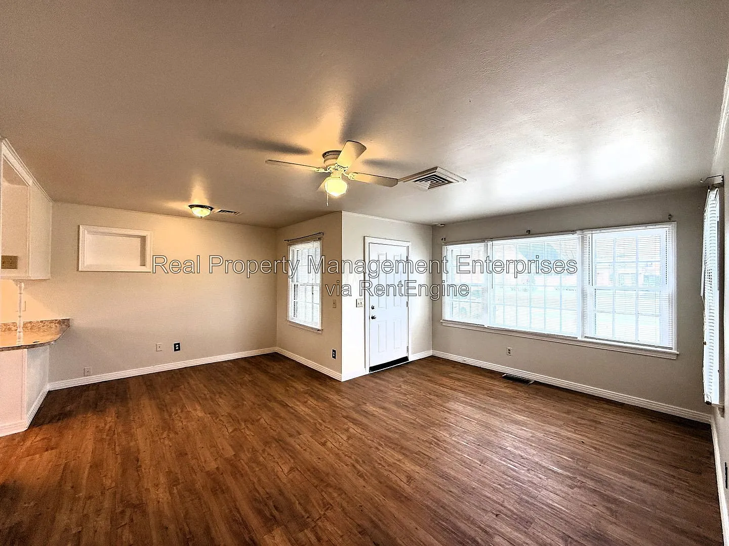 3 bed, 1.0 bath, 1025 sqft, $1,150 — Photo 3