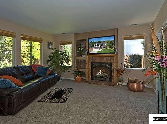 3rd image of 1324 Windsor Dr