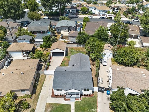 5th image of 14431 Beaver St