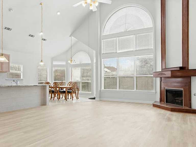 3131 Atrium Dr — Photo 16
