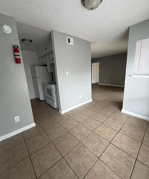 3737 Hillcroft Apartments — Photo 69
