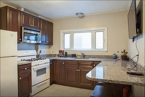 17 Hunting St Photo 1