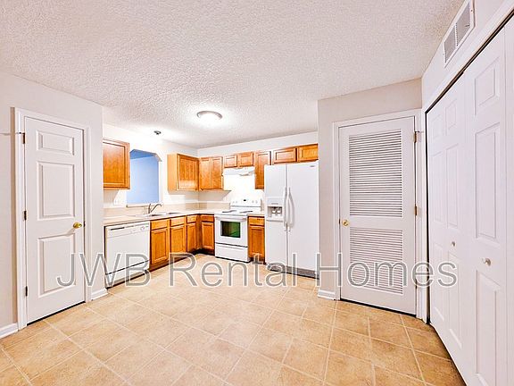 2nd image of 8402 McGirts Village Ln #7E