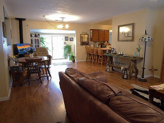 living room to dinning room