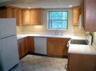 1418 Us Route 1 APT B, Cape Neddick, ME 03902