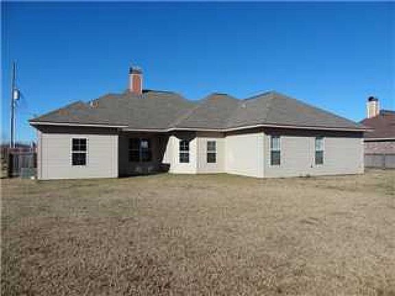 4th image of 106 Deer Valley Ln