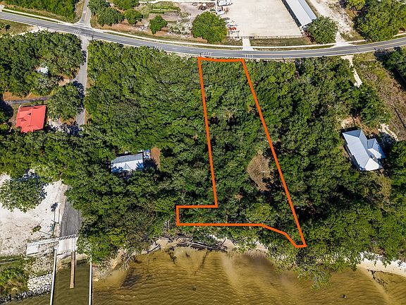 5th image of 29 N Bayshore Dr