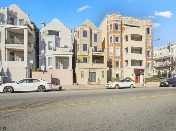 939 Boulevard E, Weehawken Twp., NJ 07086
