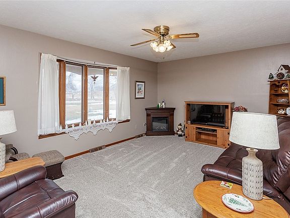 2nd image of 4177 E Pine Ave