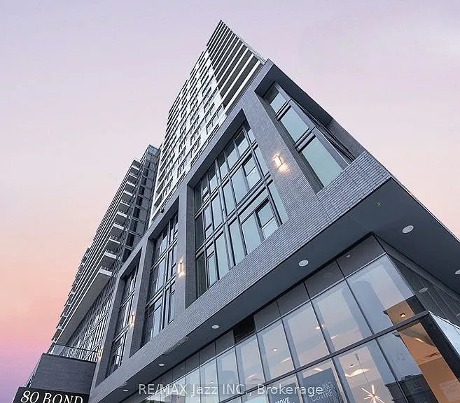 100 Bond St E #305 — Photo 32