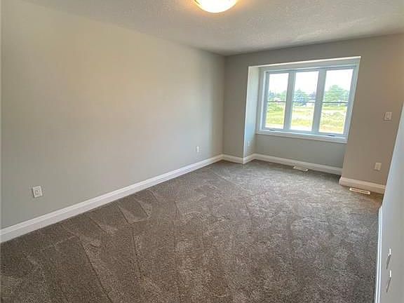 5th image of 43 Lovett Ln