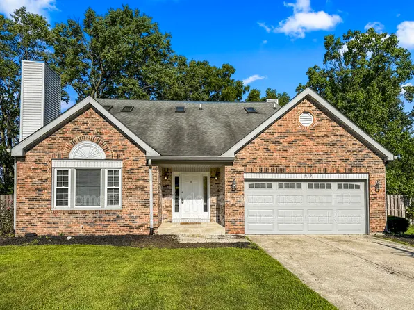 912 Farmview Ln, Carmel, IN 46032