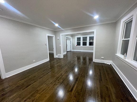 2nd image of 2723 Indiana Ave