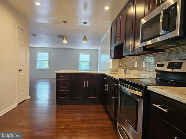 10274 Arizona Cir #60, Bethesda, MD 20817