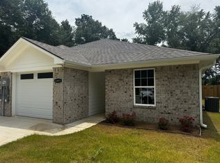 8445 Garrett Dr, Tyler, TX 75703