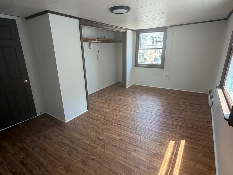 76 W Main St — Photo 15