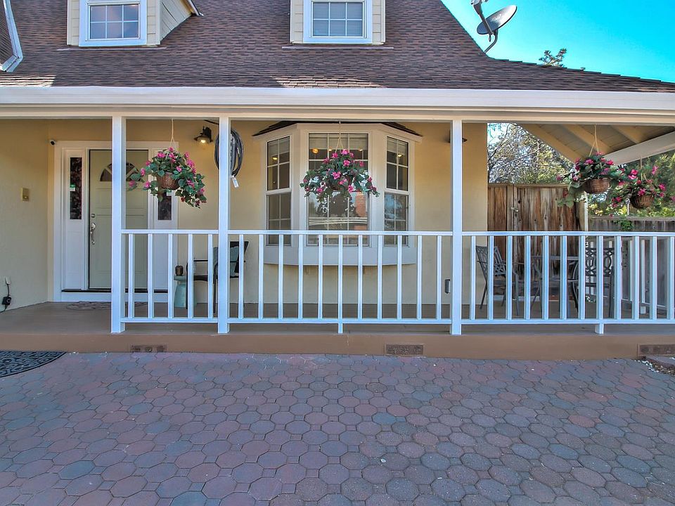 1st image of 370 Collado Dr