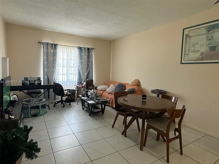 2200 E Hallandale Beach Blvd #112 — Photo 7
