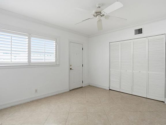 4th image of 421 12th AVE S #A4