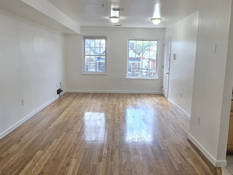 12 Bergen Ave #2 — Photo 8