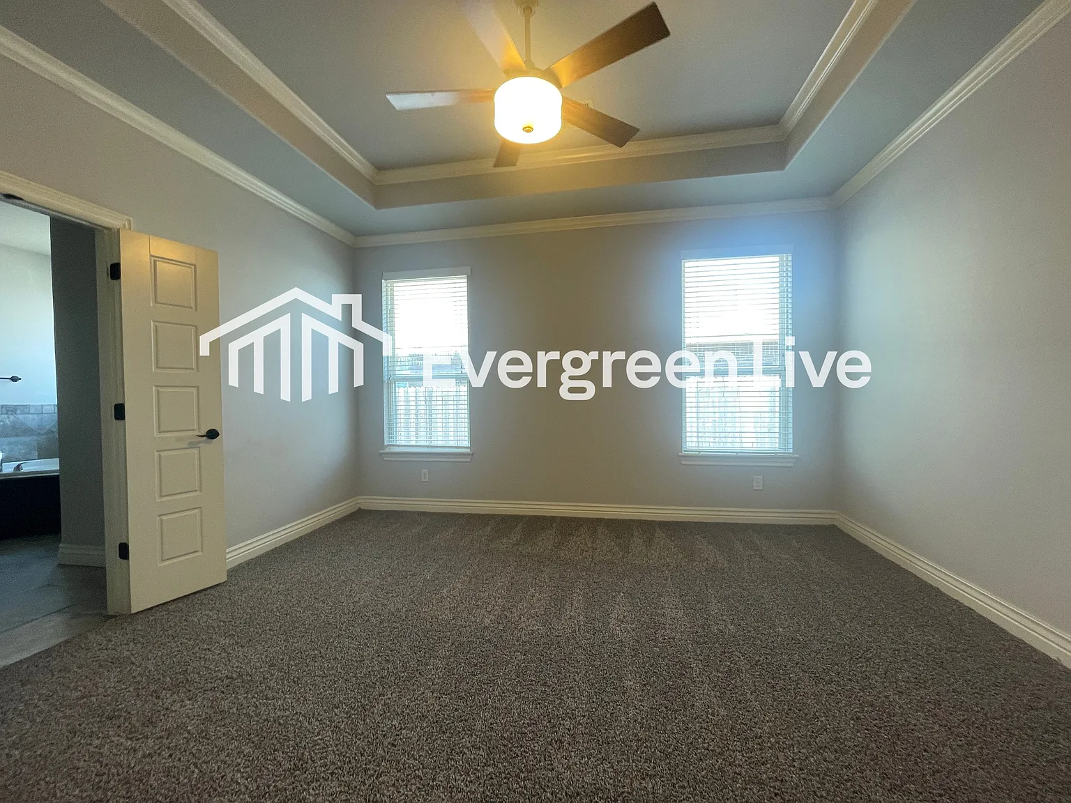 5 bed, 2.0 bath, 2150 sqft, $1,945 — Photo 3