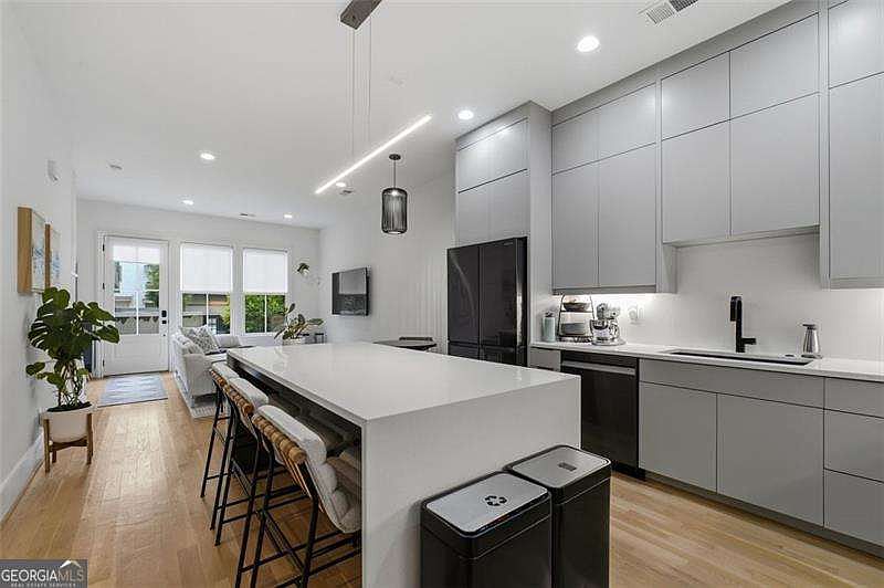 1st image of 677 Exchange St SE