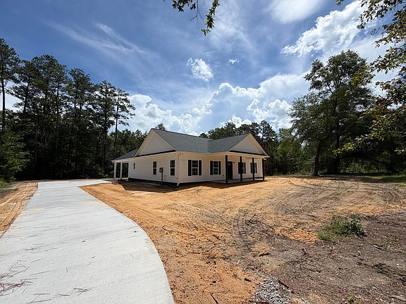 3rd image of 164 Longleaf Dr