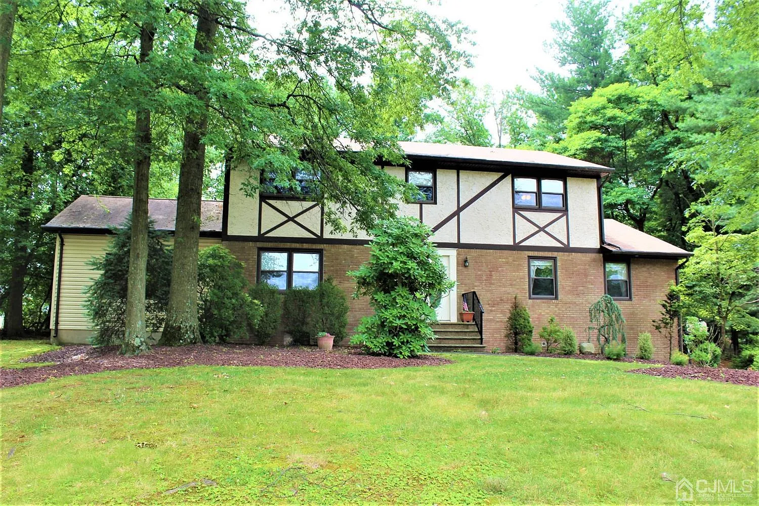 4 King Arthurs Ct photo 1
