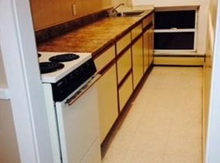 558 Plymouth Ave APT 3, Fall River, MA 02721