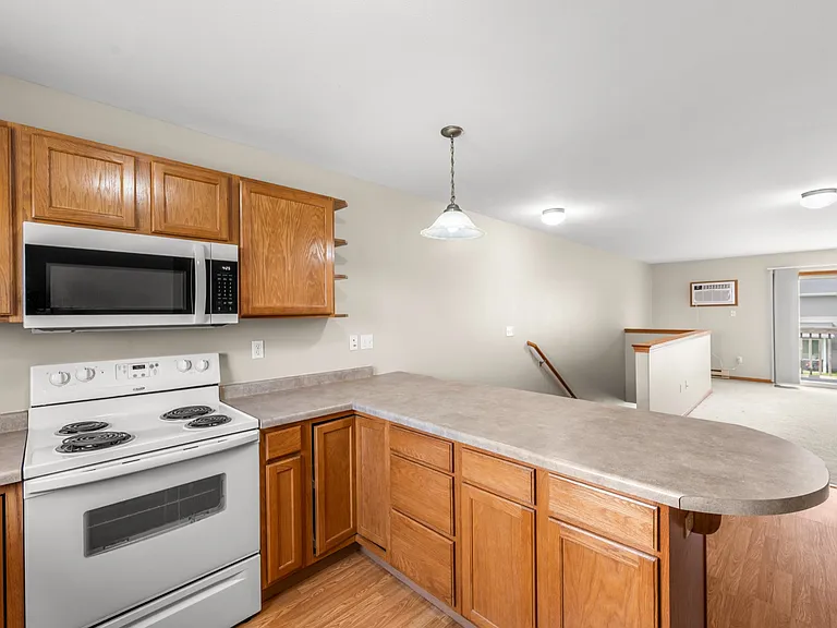 1508 Spruce Dr NE — Photo 7