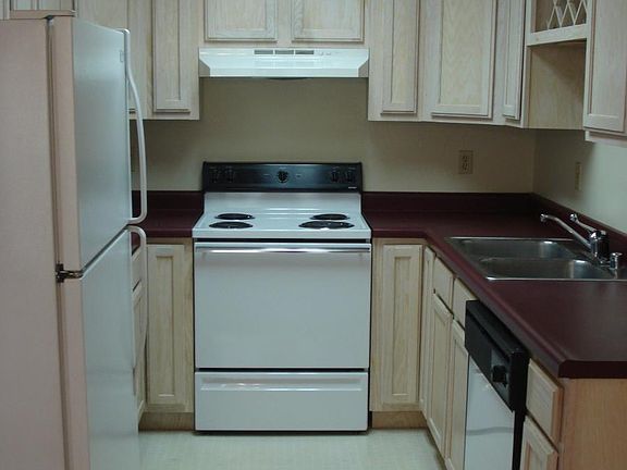 3rd image of 9 S Joplin Loop APT D