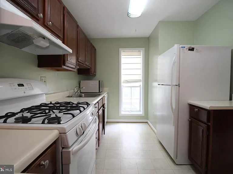 10118 Oakton Terrace Rd #10118 — Photo 5