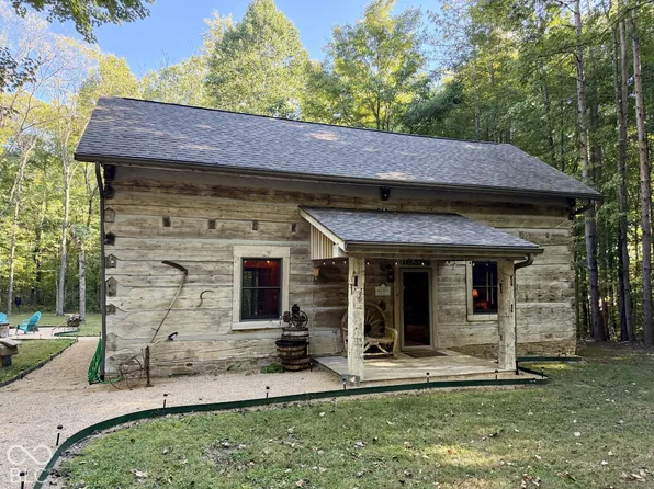 8035 N Dog Trot Ln, Morgantown, IN 46160