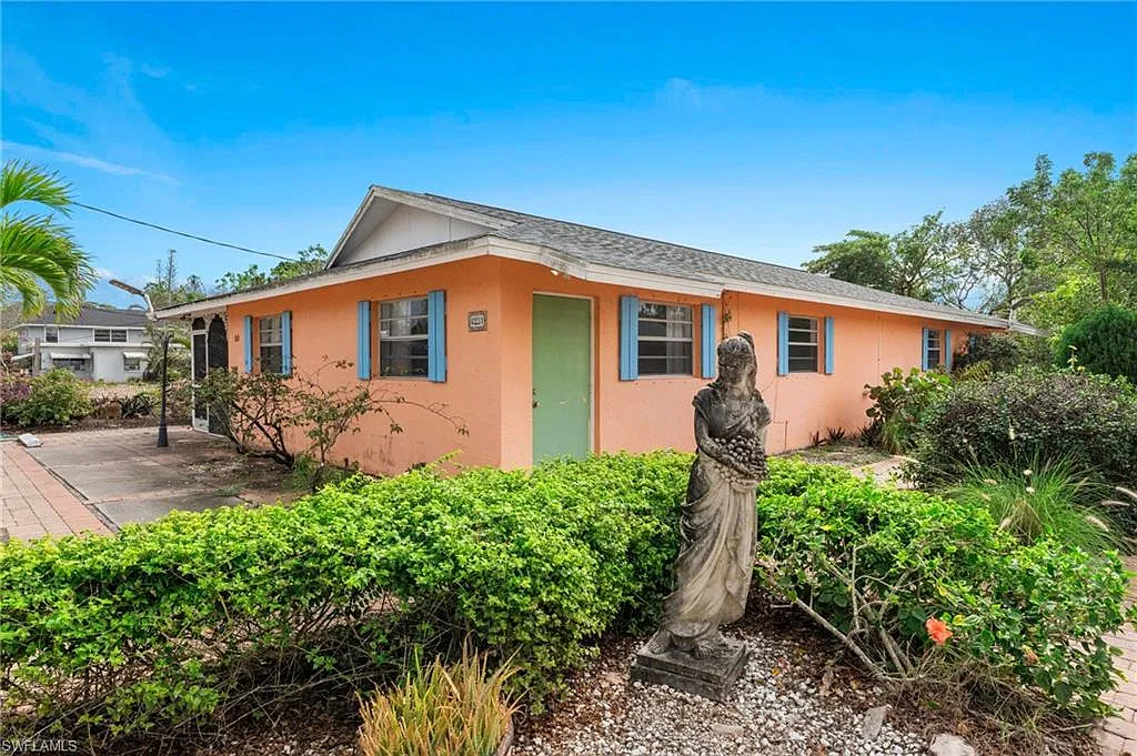 2 bed, 1.0 bath, 912 sqft, $1,800 — Photo 4