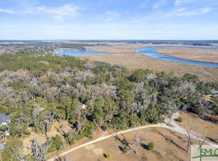 2138 Grove Point Rd, Savannah, GA 31419