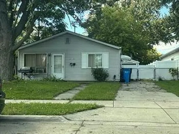 27067 Townley St, Madison Heights, MI 48071