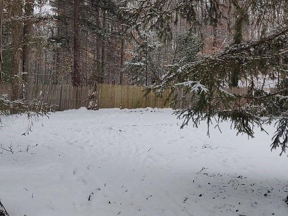 3rd image of 7174 Kinsman Rd