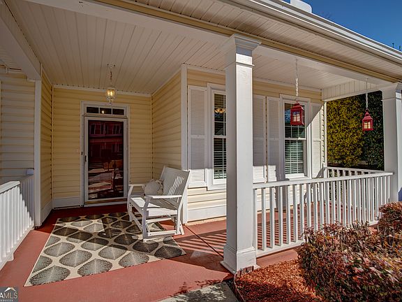 3rd image of 22 Columns Way