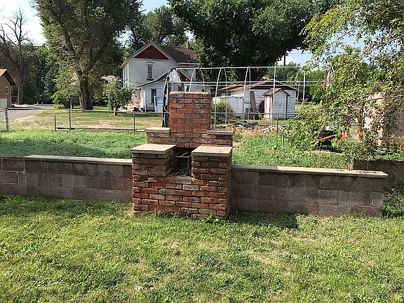 4th image of 1512 Pine Ave