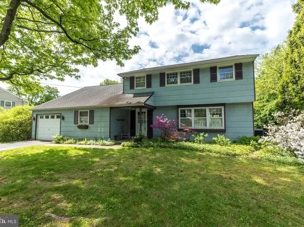 241 Hillcrest Dr, Doylestown, PA 18901