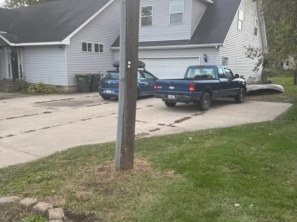 206 N Lennox St, Braceville, IL 60407