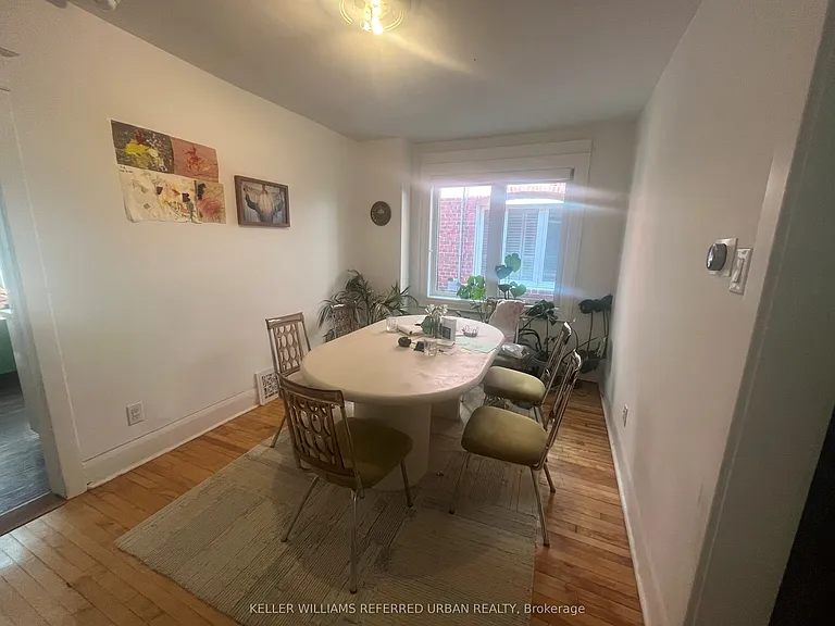 335 Roehampton Ave — Photo 7
