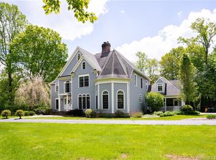 3 Oak Ridge Dr, Newtown, CT 06470