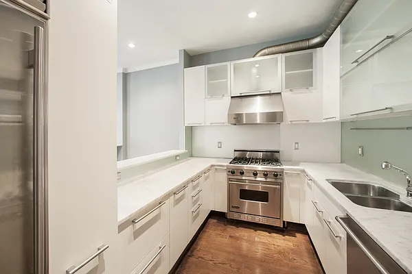 Rented by Peter McCuen & Associates | media 8