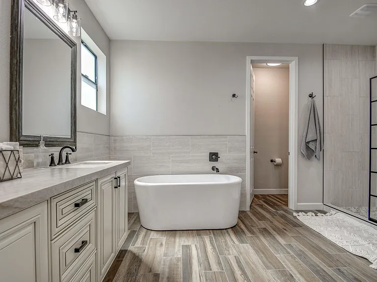 3216 E Sunnyside Ln — Photo 41