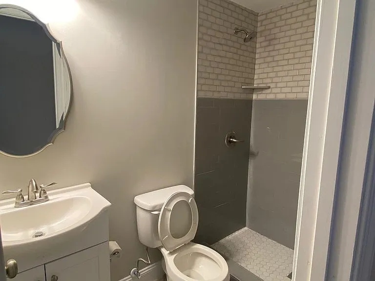 703 Catherine St — Photo 5